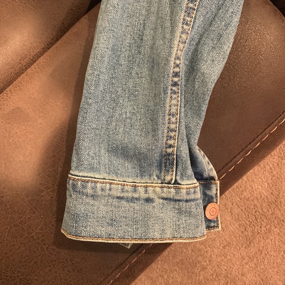 Lightly Worn Old Navy light blue Jean Jacket - Picture 5 of 6